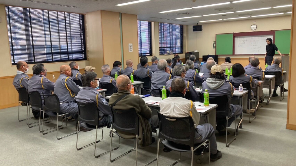 東京アゼスト株式会社(勤務地：新宿区エリア)(東京都新宿区/新宿駅/警備・交通誘導)_3